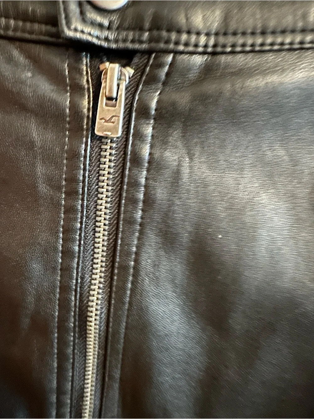 Hollister Black Faux Leather Mini Skirt XS Ultra High Rise Moto Zip Front Edgy